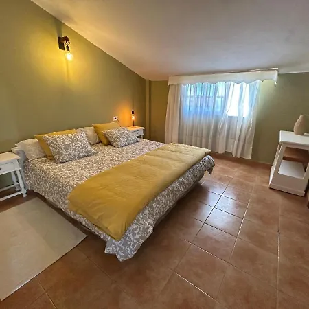 Casa Abona, Precioso Atico Con Wifi Gratis Y Vistas Increibles Al Mar Y La Montana Apartment