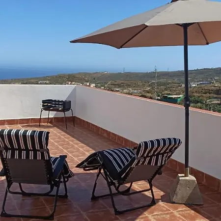 Casa Abona, Precioso Atico Con Wifi Gratis Y Vistas Increibles Al Mar Y La Montana La Sabinita