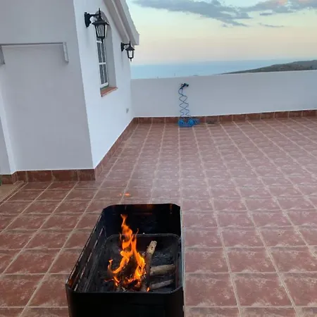 Casa Abona, Precioso Atico Con Wifi Gratis Y Vistas Increibles Al Mar Y La Montana Apartment
