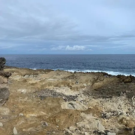 Casa Abona, Precioso Atico Con Wifi Gratis Y Vistas Increibles Al Mar Y La Montana Apartment *